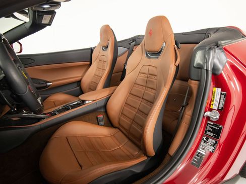 Certified 2023 Ferrari Portofino M RWD image 22