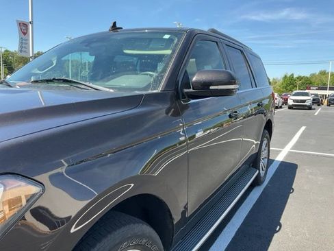 Used 2021 Ford Expedition XLT image 11