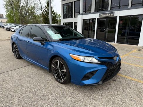 Used 2020 Toyota Camry XSE FWD image 3