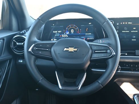 Used 2026 Chevrolet Equinox LT image 19