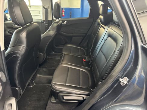 Used 2022 Ford Escape SEL w/ Technology Package AWD/4WD image 28