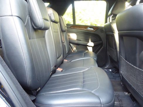 Used 2019 Mercedes-Benz GLE 400 4MATIC image 18