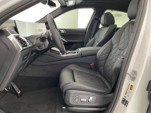 New 2026 BMW X6 xDrive40i w/ Executive Package image 4