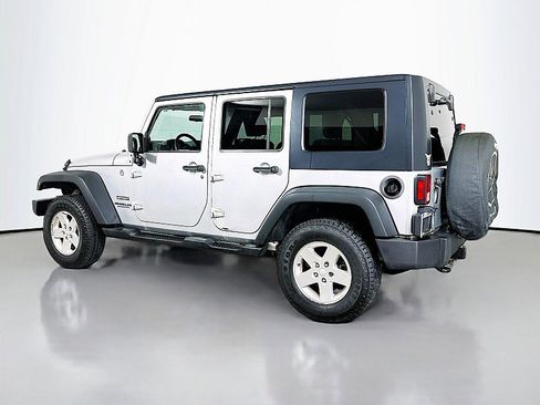 Used 2010 Jeep Wrangler Unlimited Sport AWD/4WD image 5