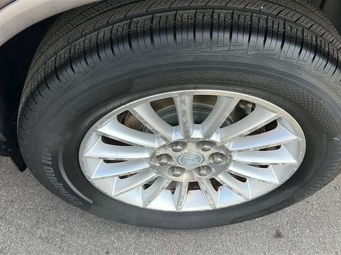 Used 2011 Buick Enclave CXL AWD/4WD image 15