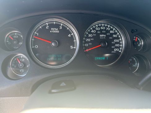 Used 2008 Chevrolet Silverado 3500 LTZ w/ EZ-Lift Tailgate Package image 13