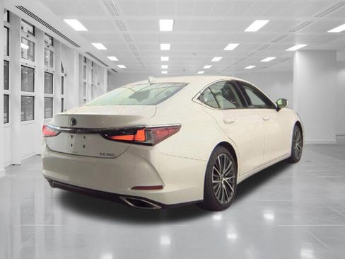 Used 2024 Lexus ES 350 w/ Premium Package image 3