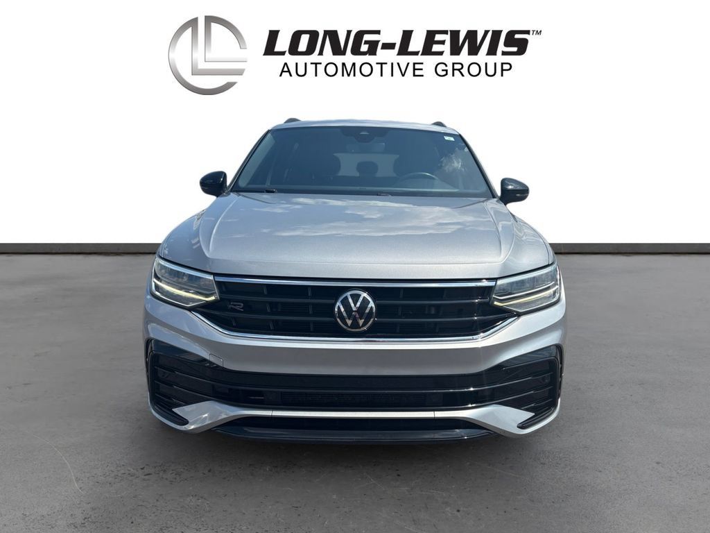 Used 2022 Volkswagen Tiguan SE R-Line FWD image 11