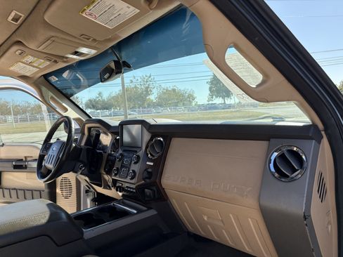 Used 2016 Ford F250 Lariat w/ Lariat Ultimate Package image 17