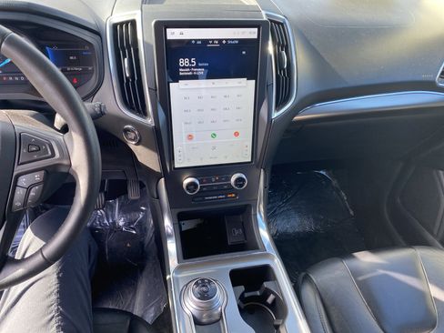 Used 2022 Ford Edge Titanium image 17