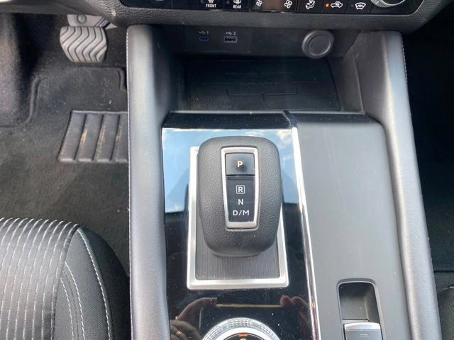 Used 2024 Mitsubishi Outlander ES AWD/4WD image 16