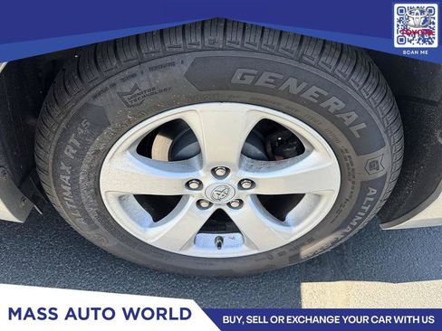 Used 2011 Toyota Sienna LE w/ Towing Pkg FWD image 13