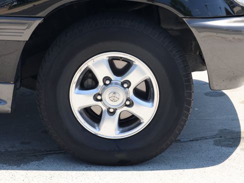 Used 2001 Toyota Land Cruiser AWD/4WD image 12
