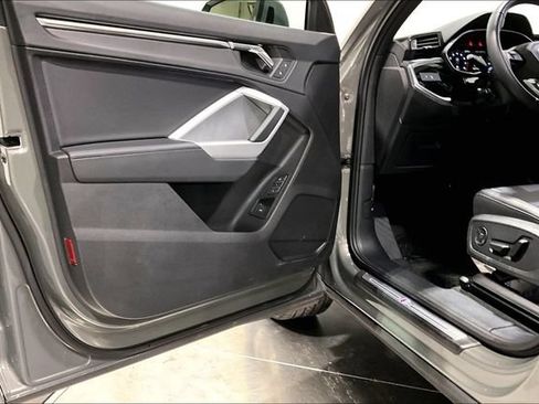 Used 2024 Audi Q3 2.0T Premium w/ Convenience Package AWD/4WD image 11