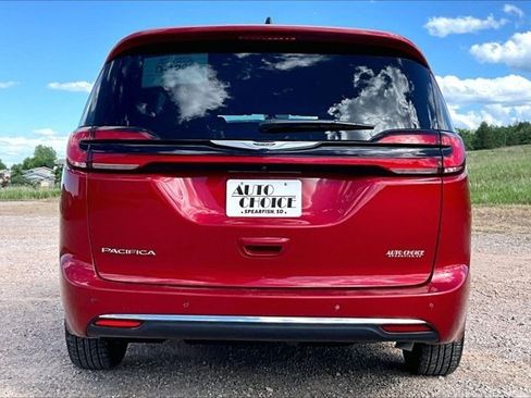 Used 2025 Chrysler Pacifica Select FWD image 6