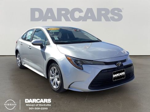 Used 2025 Toyota Corolla LE FWD image 1