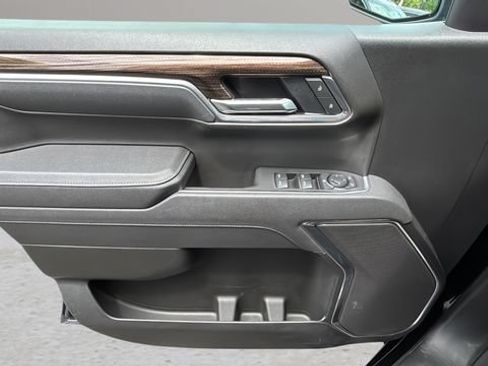 Used 2025 Chevrolet Silverado 1500 LT AWD/4WD image 17