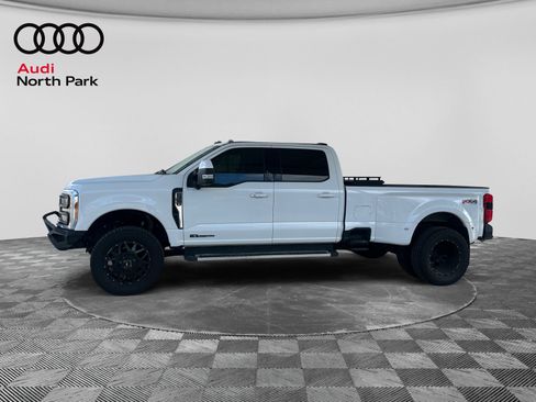 Used 2023 Ford F350 Lariat w/ Tow Technology Package AWD/4WD image 2