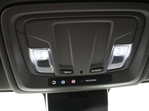 Used 2025 Chevrolet Silverado 1500 W/T image 25