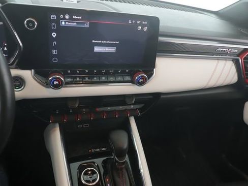 Used 2024 GMC Canyon AT4X image 27