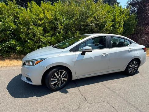 Used 2021 Nissan Versa SV FWD image 2