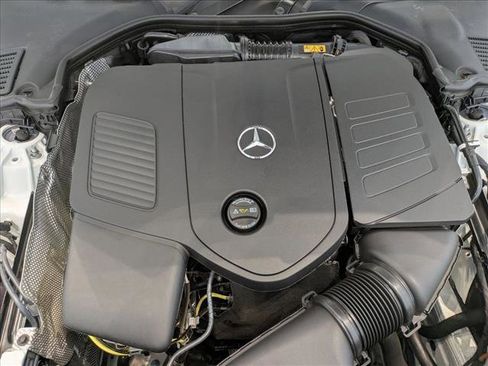 Used 2025 Mercedes-Benz C 300 4MATIC Sedan image 17