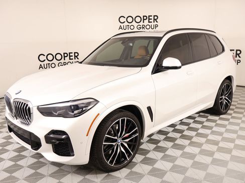Used 2023 BMW X5 xDrive40i w/ M Sport Package image 11