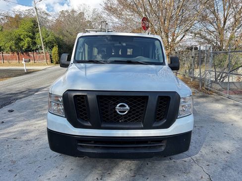 Used 2020 Nissan NV 3500 S image 2