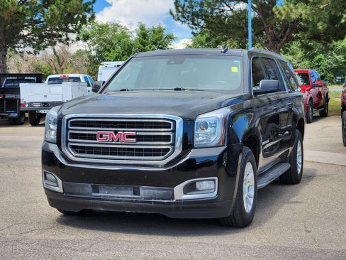 Used 2017 GMC Yukon XL SLT AWD/4WD image 4