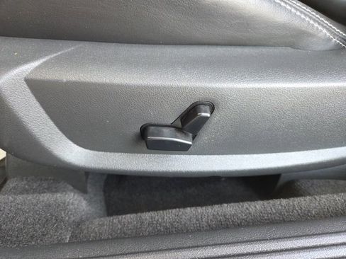 Used 2010 Dodge Challenger R/T image 34