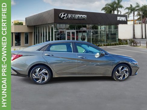 Certified 2025 Hyundai Elantra SEL w/ Cargo Package image 2
