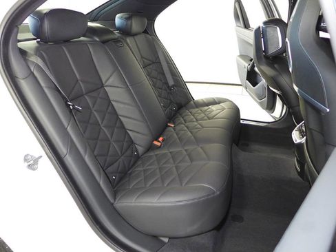 Used 2023 BMW 740i w/ Parking Assistance Package image 20