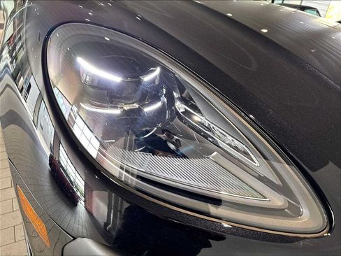 Used 2026 Porsche Macan Turbo AWD/4WD image 15