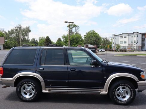Used 2000 Ford Explorer Eddie Bauer image 3