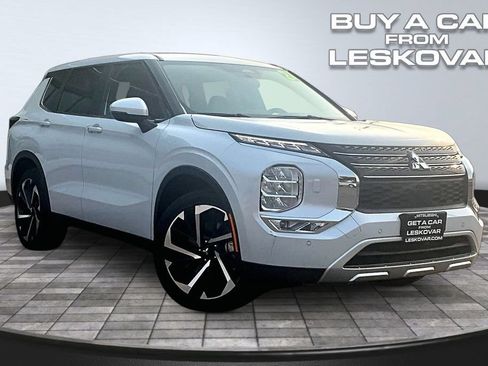Used 2024 Mitsubishi Outlander SE AWD/4WD image 1