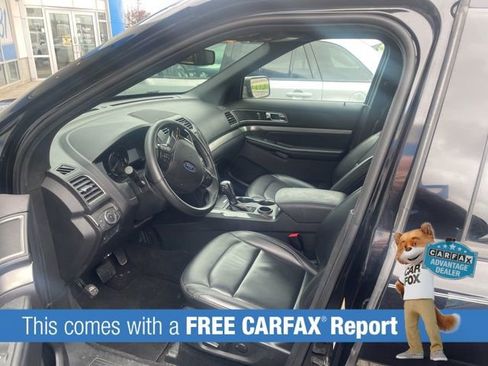 Used 2019 Ford Explorer XLT w/ Equipment Group 202A image 2
