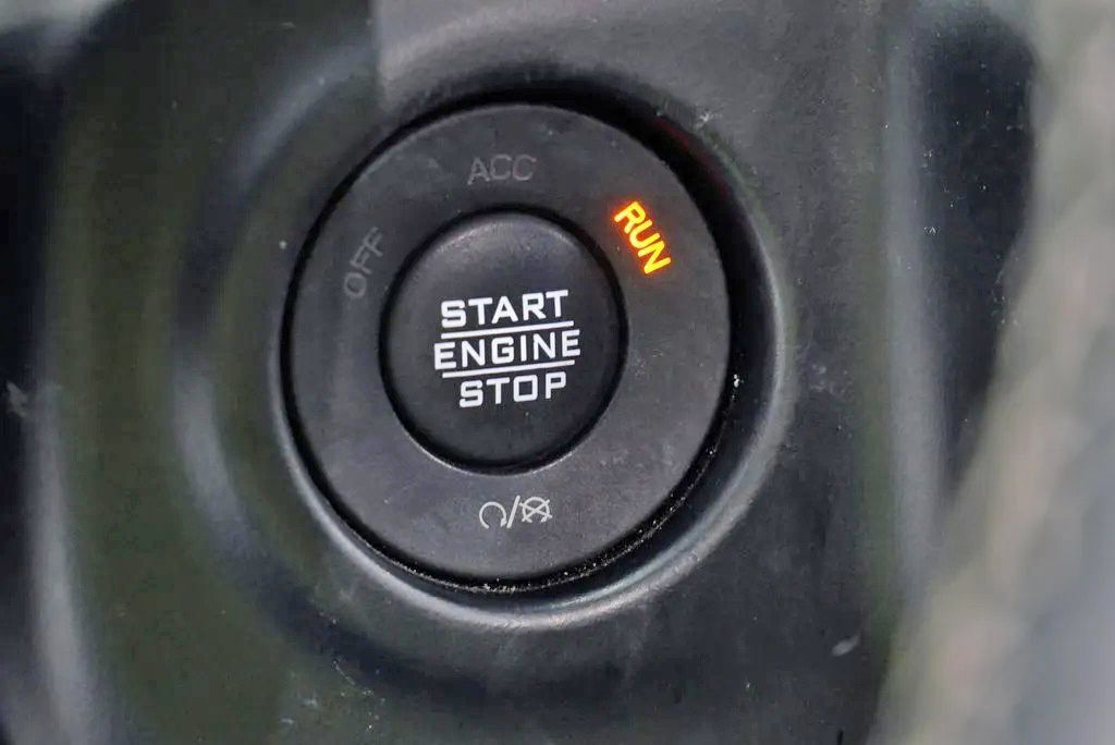 Used 2022 Jeep Wrangler Unlimited Sahara AWD/4WD image 25