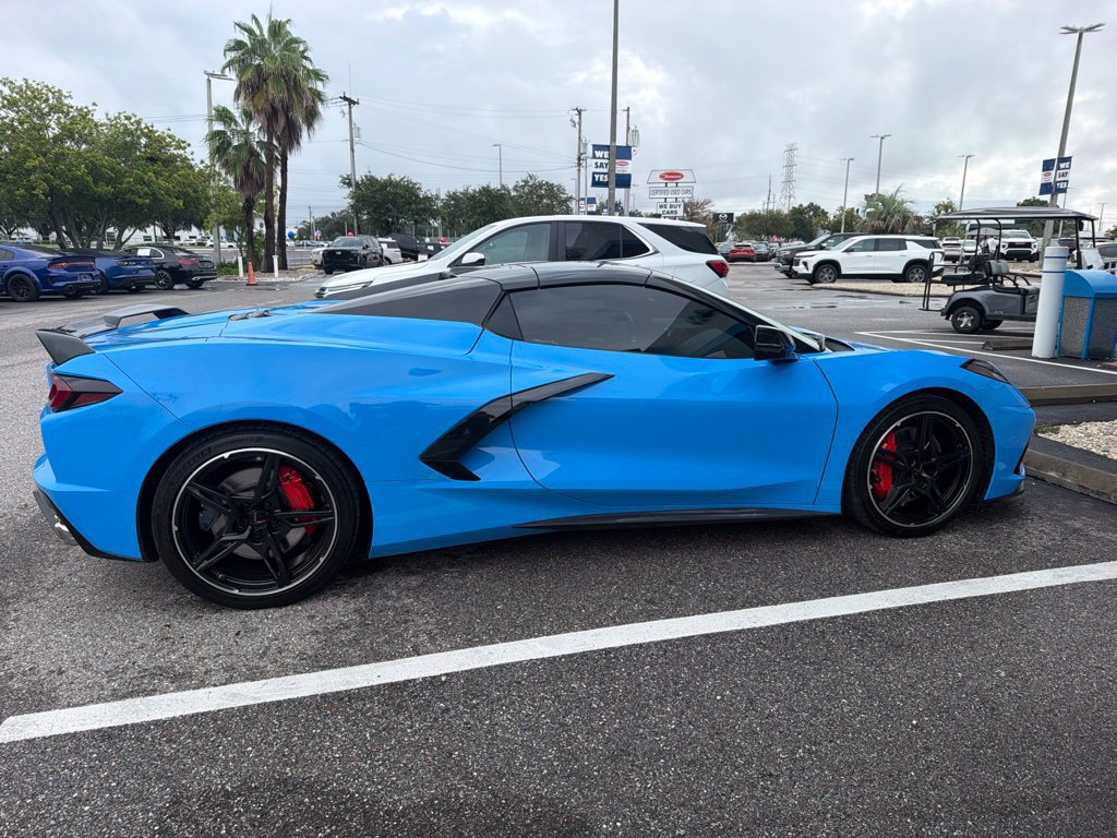 Used 2022 Chevrolet Corvette Stingray Premium Conv w/ Z51 Performance Package RWD image 4