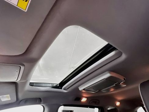 Used 2022 Honda Odyssey Elite image 19