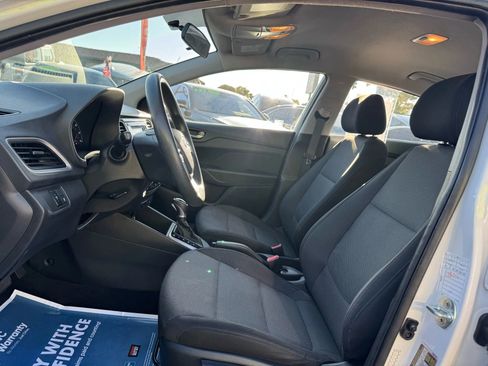 Used 2021 Hyundai Accent SE image 11