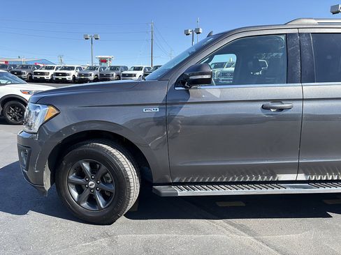 Used 2019 Ford Expedition XLT w/ Equipment Group 202A AWD/4WD image 11