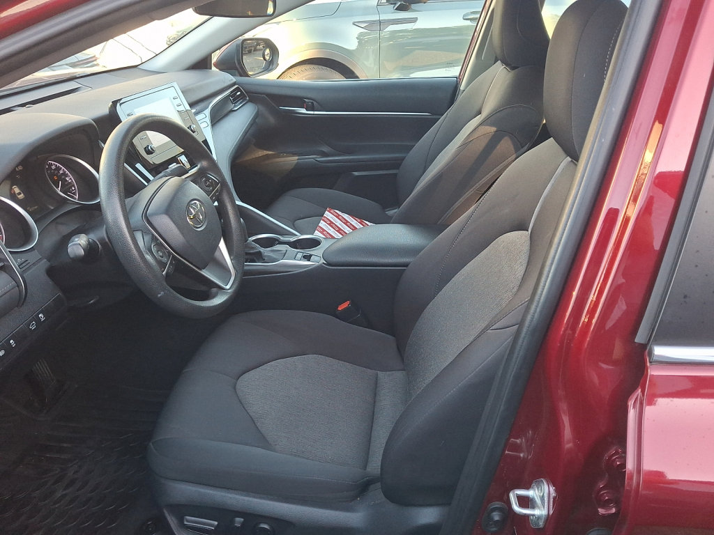 Used 2021 Toyota Camry LE AWD/4WD image 24