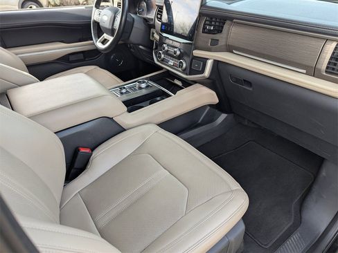 Used 2024 Ford Expedition Max Limited image 16