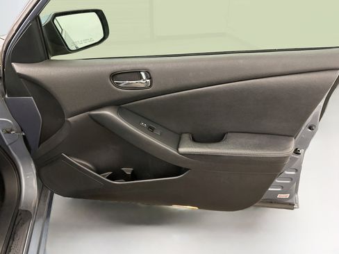 Used 2012 Nissan Altima 2.5 S FWD image 32