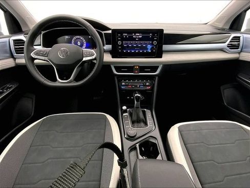 New 2026 Volkswagen Taos SE AWD/4WD image 6