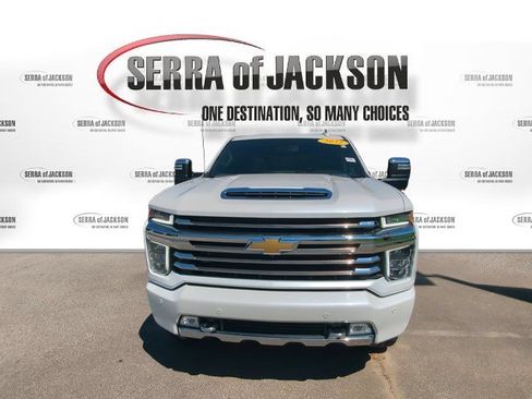 Used 2022 Chevrolet Silverado 2500 High Country AWD/4WD image 3