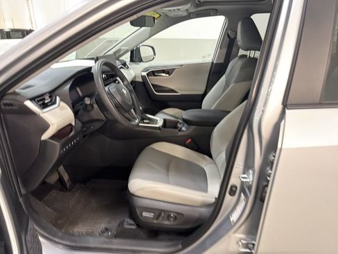 Used 2025 Toyota RAV4 Limited w/ Advanced Technology Package AWD/4WD image 6