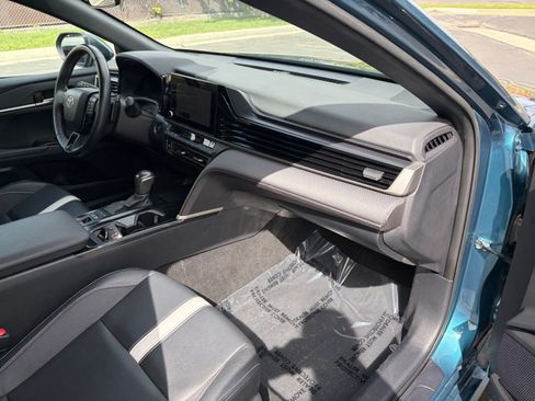 Used 2025 Toyota Camry SE FWD image 27