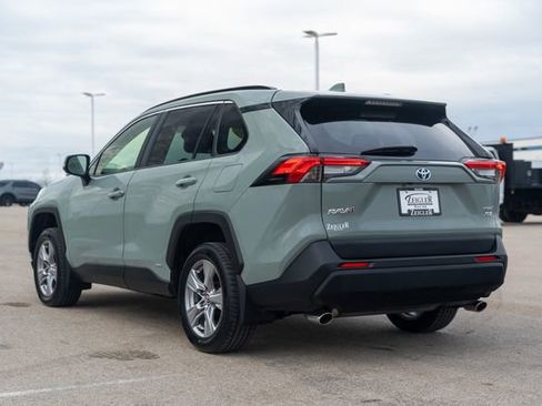 Used 2022 Toyota RAV4 XLE image 5