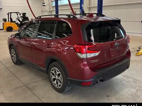 Used 2022 Subaru Forester Premium image 3